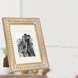 กรอบรูปไม้เนื้อแข็งทำมือ ดีไซน์สวยเก๋ สำหรับตั้งโชว์บนโต๊ะ เหมาะสำหรับบ้าน สำนักงาน ห้องนั่งเล่น สไตล์ตกแต่งบ้านแบบเรียบง่ายและมีเอกลักษณ์ - Product Image 5