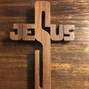 Cruz de pared de madera tallada de Jesús con diseño único, decoración de pared religiosa cristiana para el hogar, Cruz de madera Premium con talla de Jesús - Product Image 1