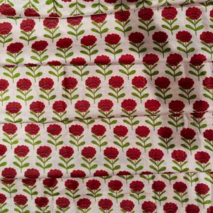 Tissu en coton cambre imprimé au bloc 60x60 léger, style traditionnel Jaipuri, pour rideaux, sacs, vêtements pour garçons - Respirant et écologique - Product Image 1