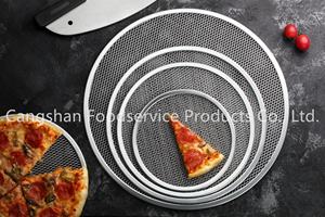 Bandeja Redonda para Pizza de Aluminio con Borde Sin Costuras, Utensilios de Cocina Sostenibles para Servicio de Alimentos Henry, Herramientas para Pizza - Product Image 4