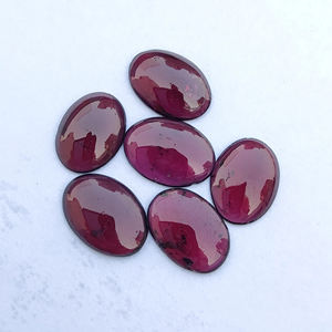 พลอยโกเมนธรรมชาติทรงรีแบบหลังแบนขัดเงา เกรด AAA+ สำหรับทำเครื่องประดับ - Product Image 6