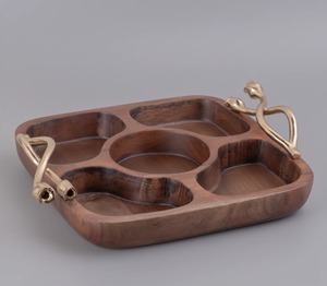 Plato vintage para servir aperitivos con salsa, hecho de madera de acacia - Product Image 1