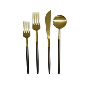 Ensemble de couverts en acier miroir plaqué or à poignée noire parfait pour les fêtes de table de mariage et les repas d'hôtel - Product Image 1