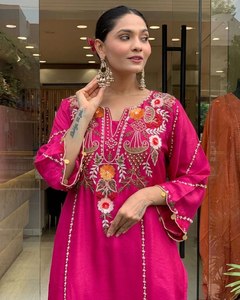 Conjunto Festivo de Kurti Bordado y Palazzo con Dupatta de Seda Chanderi – Moda Étnica Femenina - Product Image 4