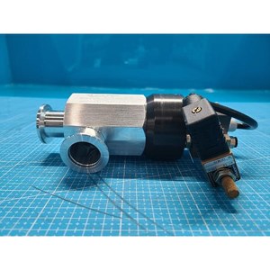 Válvula Angular Neumática con Fuelle VAT 26328-KA41-1001/0113 Usada Como Pieza de Repuesto para Equipos Legacy Semiconductor - Product Image 5
