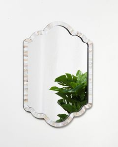 Miroir mural artisanal de qualité supérieure, en mosaïque de coquillages naturels, avec bord festonné, en nacre, pour intérieur. - Product Image 4