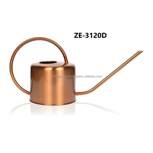 Regadera de Metal Hecha a Mano con Acabado Texturizado, Ecológica, Capacidad de 1.5L, Diseño Moderno Minimalista con Revestimiento en Color Pastel, Zahid - Product Image 2