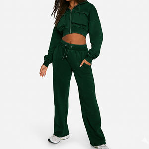 Conjunto Deportivo de Invierno de 2 Piezas para Mujer con Logotipo Personalizado, Chaqueta con Capucha y Bolsillos, 100% Algodón, Corte Regular - Product Image 6