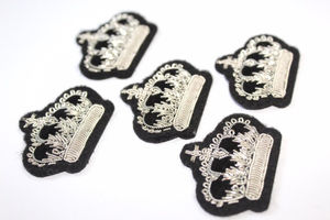 Parches bordados a mano de hilo brillante para uniformes, insignias de tela de sarga personalizadas al por mayor - Product Image 2