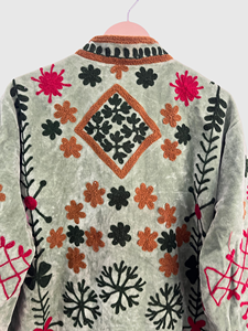 Chaqueta de Terciopelo para Mujer Talla Grande, Cuello Mao, Manga Larga, Bordado Floral a Mano, Abrigo Largo para Primavera - Product Image 5