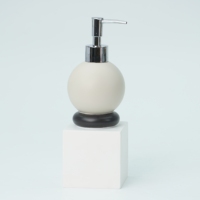 Distributeur de savon en résine mate avec pompe chromée contrastante, flacon de lotion moderne pour hôtel, maison, salle de bain, accessoire de gros, modèle AD