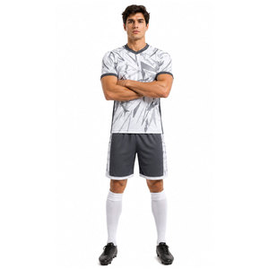 Uniformes de Fútbol de Nueva Temporada para Adultos, Venta Caliente, Nombres de Equipo Personalizados de Alta Calidad, 100% Poliéster, Transpirable, de Secado Rápido - Product Image 3