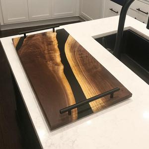 Plateau de service moderne en bois et résine, fait main, décoratif, pour la cuisine - Product Image 3
