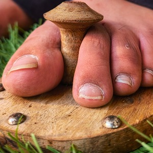 Pantuflas de Madera Marrón Hechas a Mano, Khadau Paduka, Calzado Tradicional de Madera Unisex para Meditación, Templo, Hogar, Aniversario, 2 Piezas - Product Image 3