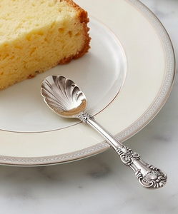 Cuchara de Postre Plateada Vintage con Mango Largo, Acabado Espejo, Cubertería Metálica Duradera para Decoración de Mesa de Fiesta - Product Image 3