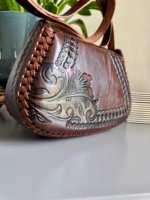Sac à bandoulière léger en cuir véritable pour femme, style bohème floral, fait main, avec fermeture à rabat et sangle unique