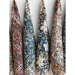 Foulard carré bohème en coton à imprimé floral indien fait main, bandana, foulard pour cheveux, foulard pour le cou, pour femme - Product Image 3