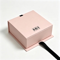 Boîte à bijoux magnétique rose mat en matériaux recyclés écologiques avec logo MH personnalisé, boîte cadeau en papier rigide pour collier et boucles d'oreilles