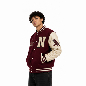 เสื้อแจ็คเก็ตเบสบอลแบบ Varsity ปักลายเชนิลล์ตามสั่ง ระบายอากาศได้ดีสำหรับฤดูหนาว พร้อมโลโก้ด้านหน้า แขนเสื้อหนังผสมขนสัตว์แบบกำหนดเอง - Product Image 3