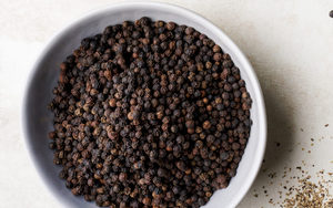 Meilleure Vente Meilleure Qualité Certifié ISO 100% Naturel Poivre Noir Piment 550GL Séché Brut Épices Simples Herbes en Poudre - Product Image 2