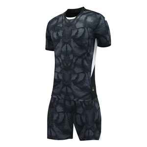 Nouvel ensemble de maillots de football personnalisés pour club, en jersey 100 % polyester à col ras du cou, imprimé par transfert thermique, respirant et à séchage rapide, idéal pour l'été - Product Image 2