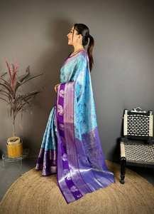 Sari en soie Kanjivaram pour occasions festives avec pallu richement tissé et chemisier de créateur assorti - Product Image 4