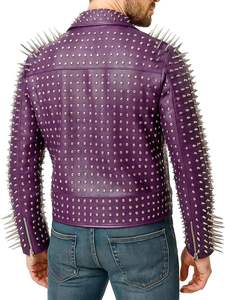 Vestes en cuir véritable pour femmes, noires et dorées, avec clous coniques dorés, design clouté, style mode chic, audacieuses et tendance - Product Image 2