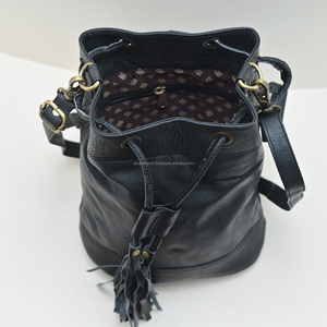 High Quality Wholesale Custom Genuine Leather Crossbody Bucket Bags for Women's Vintage Style Cowhide Leather Tassel Handbags - Product Image 6