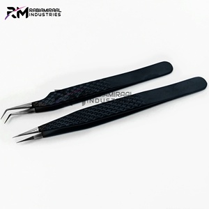 Pince à épiler de précision RABIAMIRAAL INDUSTRIES, en acier inoxydable, pointe lisse, couleur plasma noire et revêtement en poudre noire. - Product Image 1