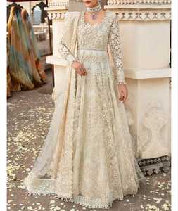 Robes de mariée élégantes et richement ornées de haute qualité pour femmes, confectionnées sur mesure à des prix abordables. - Product Image 3