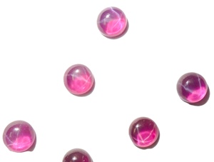 Rubis étoilé transparent rond 5x5 mm 1 carat, cabochon poli créé en laboratoire avec effet étoile à 6 branches pour la fabrication de bijoux - Product Image 6