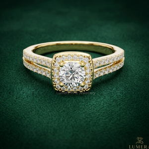 Anillo de compromiso de oro amarillo de 9K, 10K, 14K, 18K con diamante de laboratorio talla princesa y halo, de doble pavé, para mujer - Product Image 1