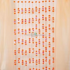 ผ้าประดับตกแต่งงานแต่งงานแบบดั้งเดิมทำมือ สีส้ม ลายเจนด้าฟูล ประดับพู่ห้อยและลายปักสีทอง ใช้ตกแต่งบ้านหรือเป็นฉากถ่ายรูป - Product Image 4