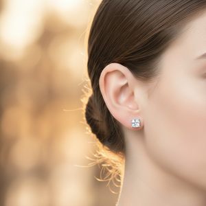 Boucles d'oreilles clous solitaires en or blanc 14 carats avec diamant de laboratoire taille princesse VVS, 4 griffes, certifiées IGI, cadeau de mariage ou d'anniversaire pour femme - Product Image 4