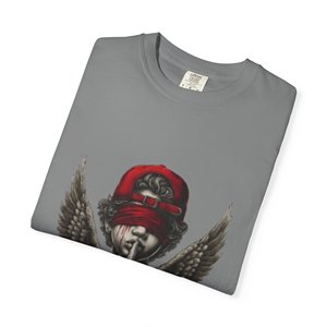 เสื้อยืดแขนสั้นสีเทาสำหรับผู้ชาย ลายสักนางฟ้า พร้อมหมวกสีแดงและลายพิมพ์ดอกกุหลาบด้านหน้า สไตล์สตรีท คอกลม ทรงปกติ - Product Image 3