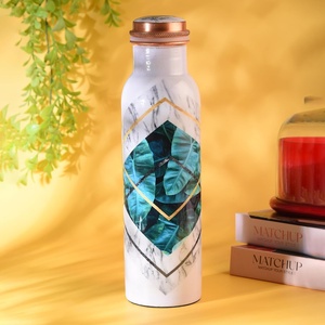 Bouteille d'eau en marbre bohème avec motif de feuilles tropicales, couvercle en cuivre, gourde de voyage portable - Product Image 1