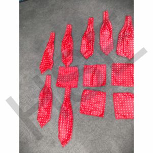 Pièces de tissu en satin rouge à pois prédécoupées sur mesure pour la fabrication de cravates et d'accessoires - Product Image 4