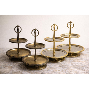 Support à gâteau vintage en laiton à 2 niveaux, présentoir à dessert rustique pour mariage, fête, décoration de table de boulangerie - Product Image 1