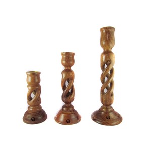 Portavelas de madera de Sheesham Aqdus Saleem con incrustaciones de latón - Decoración artesanal para el hogar para bodas y festividades - Product Image 1