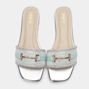 Pantoufle élégante pour femme avec boucle dorée |   Fermeture à enfiler |   Confortable et antidérapant |   Doublure en cuir véritable |   Toutes les saisons - Product Image 3