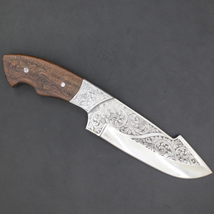 Cuchillo de caza de hoja fija de acero inoxidable con mango verde y diseño de punta de gota con patrón grabado - Product Image 6