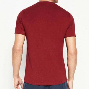 เสื้อยืดคอกลมแขนสั้นทรงเข้ารูปสำหรับผู้ชาย สีพื้น ผ้าคอตตอนเจอร์ซีย์ สวมใส่สบาย สีแดง เสื้อยืดผู้ชายสำหรับฤดูร้อน มีจำหน่าย - Product Image 5