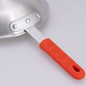 Sartén clásica de acero inoxidable, ideal para chefs caseros que buscan utensilios de cocina confiables. - Product Image 5