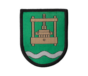 Écussons personnalisés : large variété d'étiquettes tissées Mbbadges.com, idéales pour les vêtements, qualité supérieure. - Product Image 6