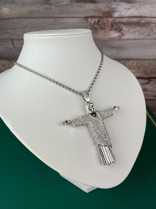 Colgante de Jesucristo en Aleación Plateada con Incrustaciones de Diamantes, Certificado IGI, Amuleto Religioso con Cruz para Regalo Unisex - Product Image 3