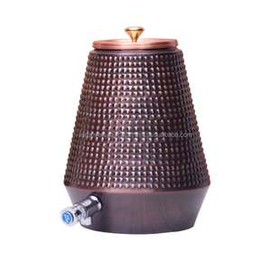 Dispensador de agua de cobre puro 100% para encimera Ayurveda de calidad superior de estilo único con tapa de latón y grifo de acero para el hogar - Product Image 1