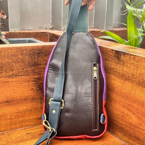 Bolso bandolera de cuero reciclado para mujer, hecho a mano de cuero bolso cruzado colorido, bolsos de hombro de transporte ocultos occidentales - Product Image 6