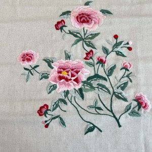 Fundas de Cojín Cuadradas Bordadas a Mano con Hermosas Rosas, para Uso Doméstico, de Lino Natural, Lavables, con Cierre de Cremallera, Venta al Por Mayor Personalizada - Product Image 4