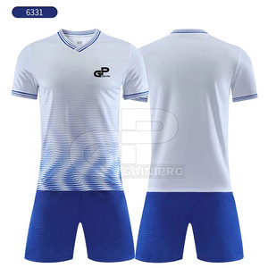 Tenue de football moderne pour équipe, légère et respirante, idéale pour l'entraînement et les matchs à haute intensité - Product Image 2