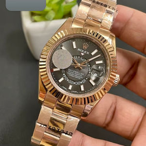 Reloj Mecánico de Lujo Personalizado de Acero Inoxidable con Esfera de Agujas, Cronógrafo, Fecha Automática y Cierre Plegable - Unisex - Product Image 1